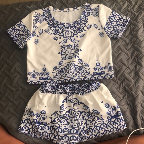 Matching set - Picture 2 of 4